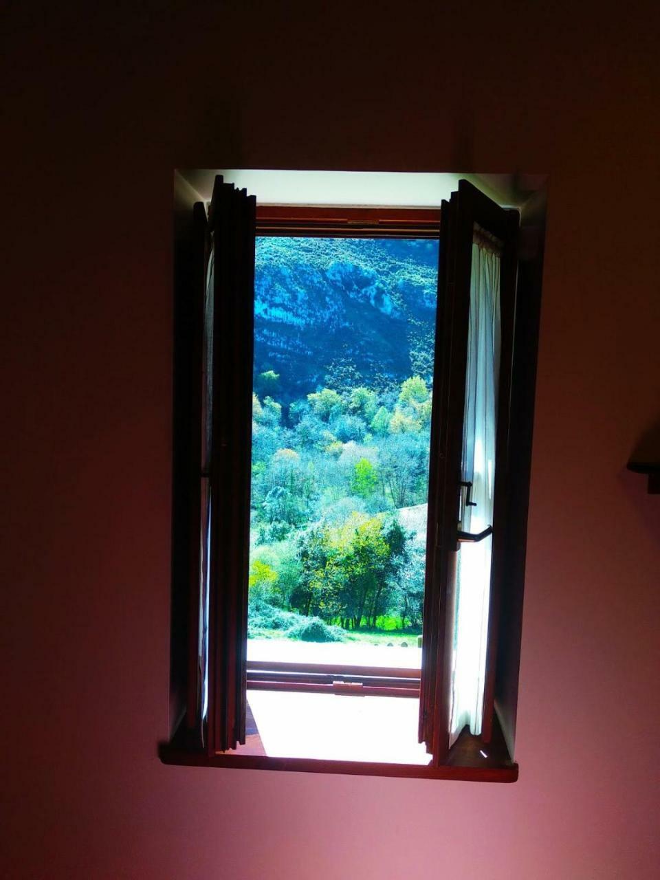 Hostal El interior de Gaia Arriondas Exterior foto